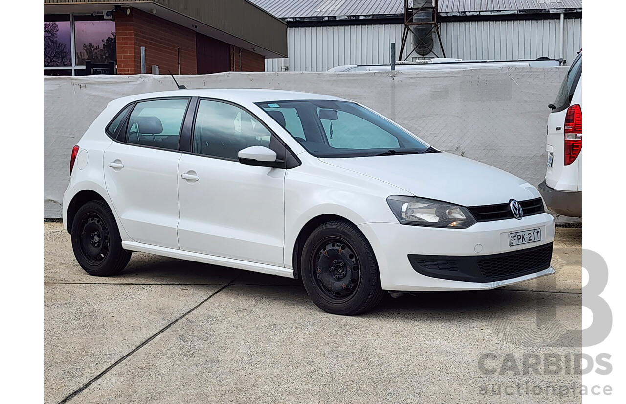 1/2014 Volkswagen Polo Trendline 6R MY14 5d Hatchback White 1.4L