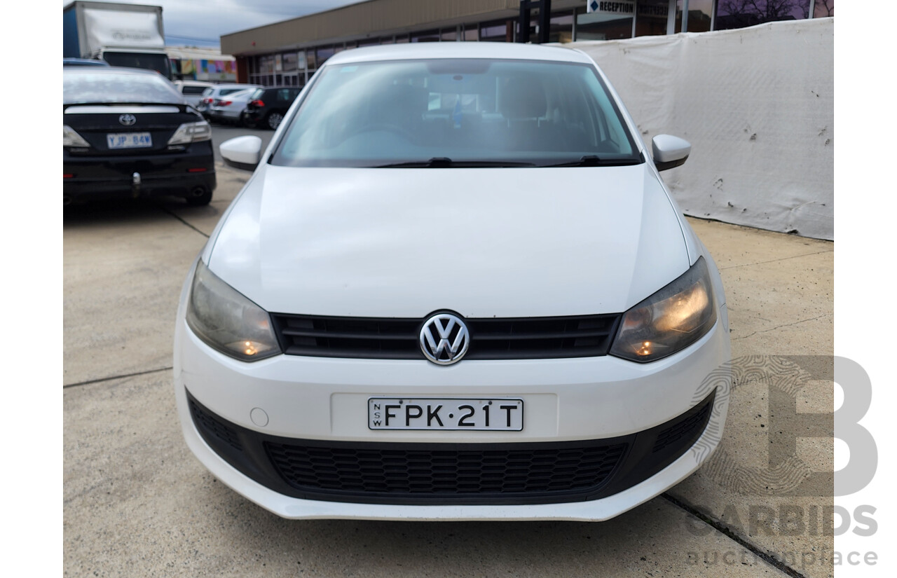 1/2014 Volkswagen Polo Trendline 6R MY14 5d Hatchback White 1.4L
