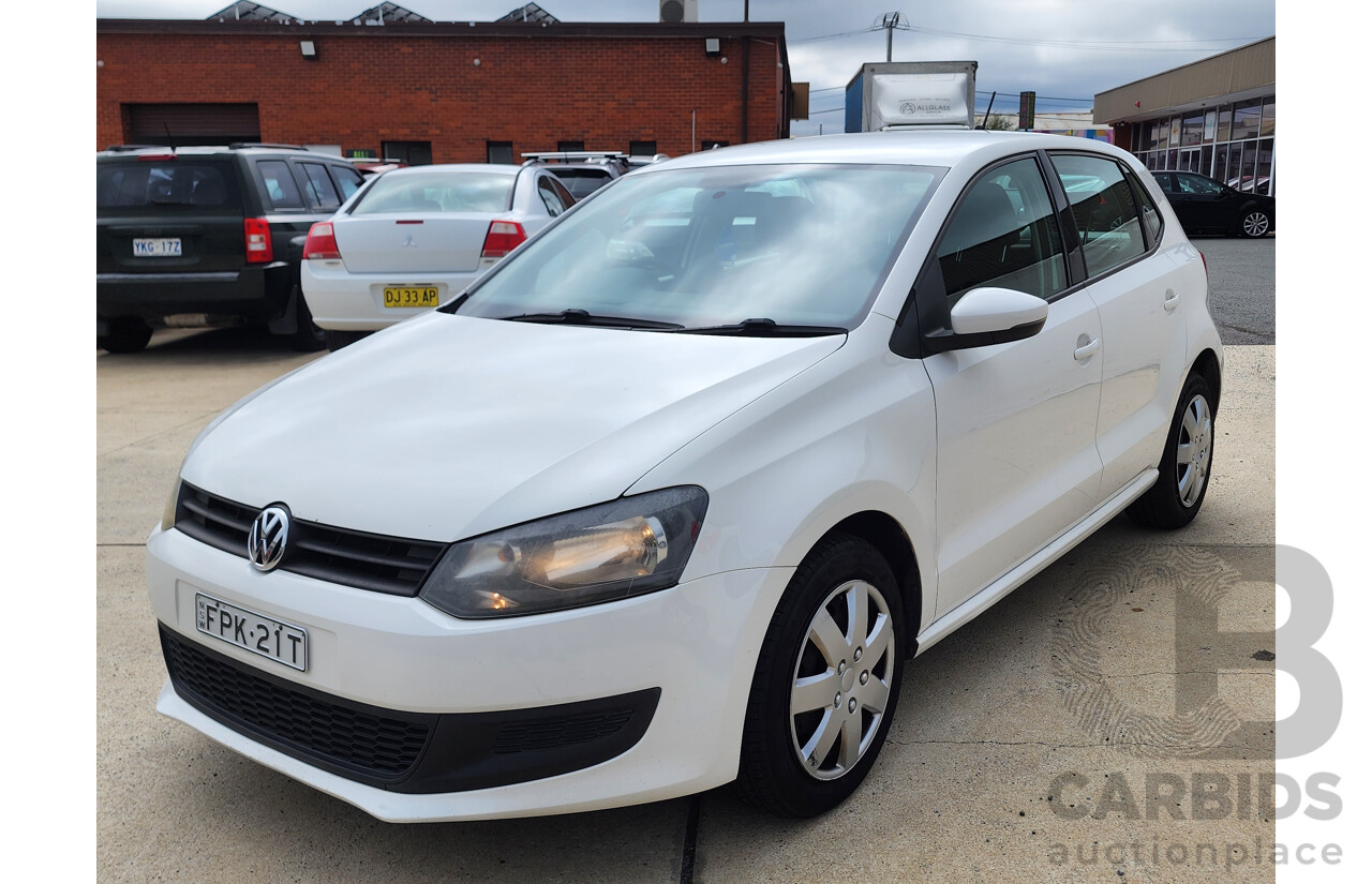1/2014 Volkswagen Polo Trendline 6R MY14 5d Hatchback White 1.4L