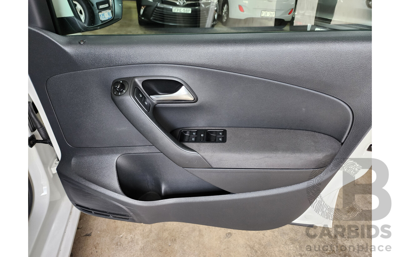 1/2014 Volkswagen Polo Trendline 6R MY14 5d Hatchback White 1.4L