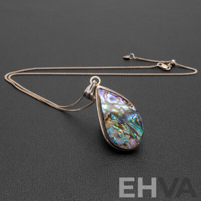 925 Sterling Silver Freeform Paua Pendant and Necklace. Length - 45cms