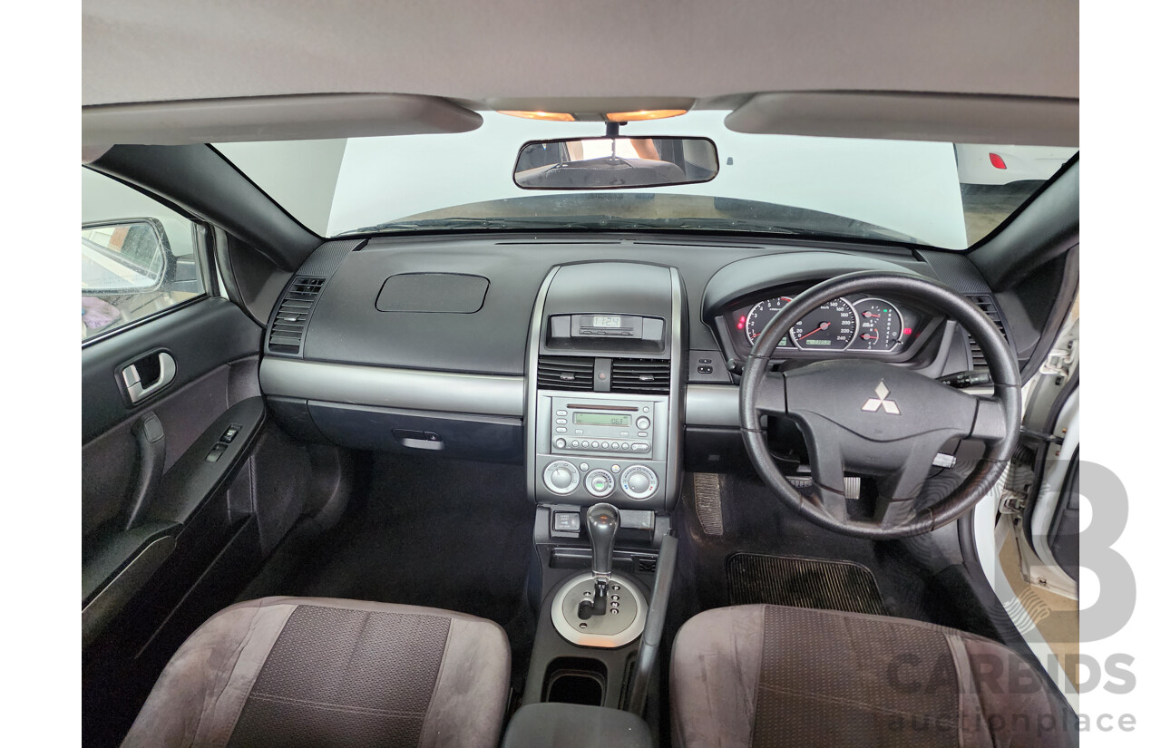 1/2007 Mitsubishi 380 ES DB SERIES II 4d Sedan White 3.8L