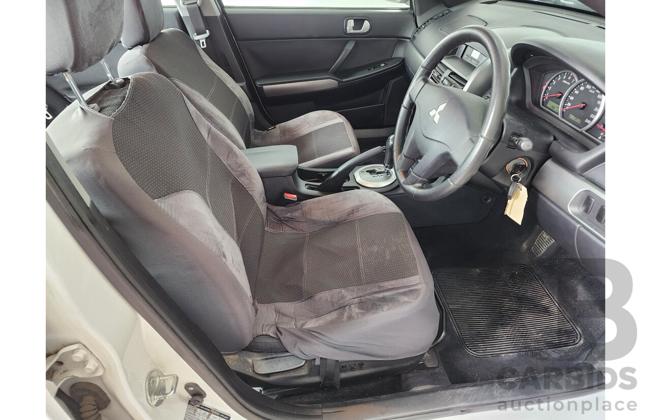 1/2007 Mitsubishi 380 ES DB SERIES II 4d Sedan White 3.8L