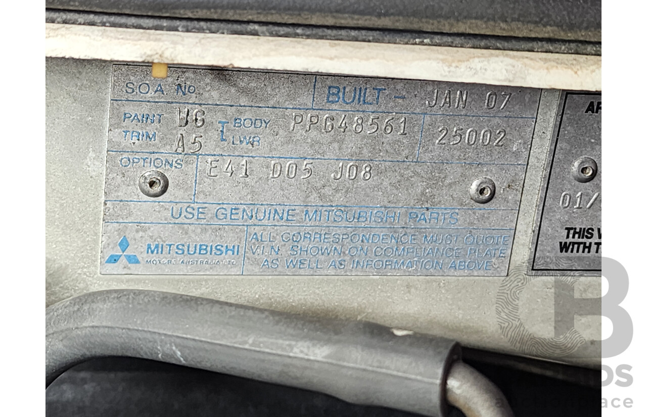 1/2007 Mitsubishi 380 ES DB SERIES II 4d Sedan White 3.8L