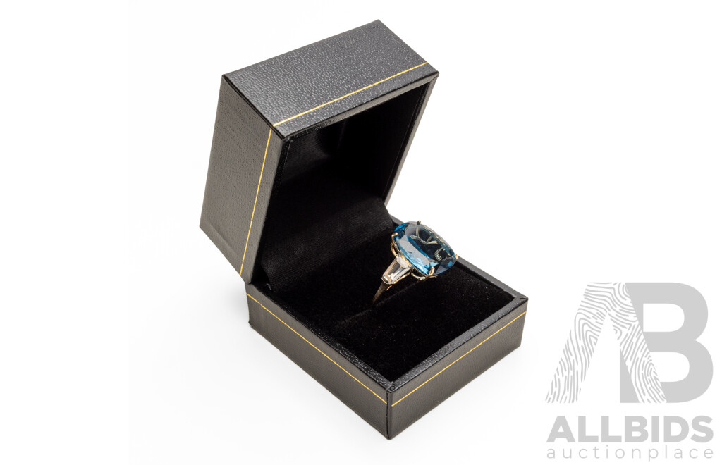 14k Yellow Gold Natural London Blue Topaz / Natural White Topaz Ring with Valuation - Size K.5