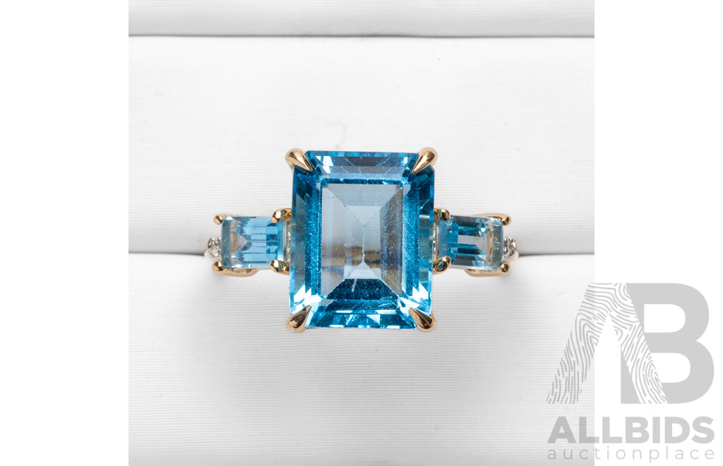 9ct Yellow Gold Natural Swiss Blue Topaz/Natural Blue Topaz & Diamond Ring with IGI Valuation - Size N.5