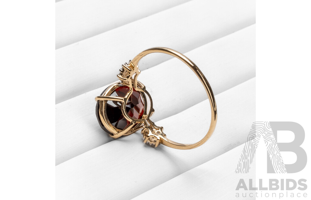 9ct Yellow Gold Natural Garnet & Diamond Ring with IGI Valuation - Size P