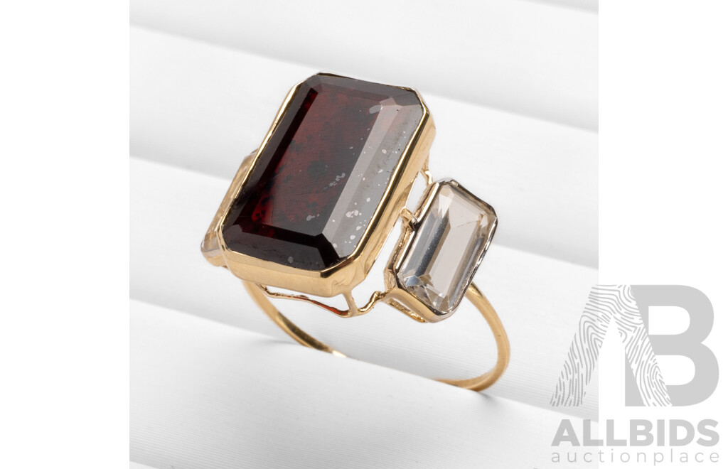 9ct Yellow Gold Natural Garnet / Natural White Topaz Ring with Valuation - Size O