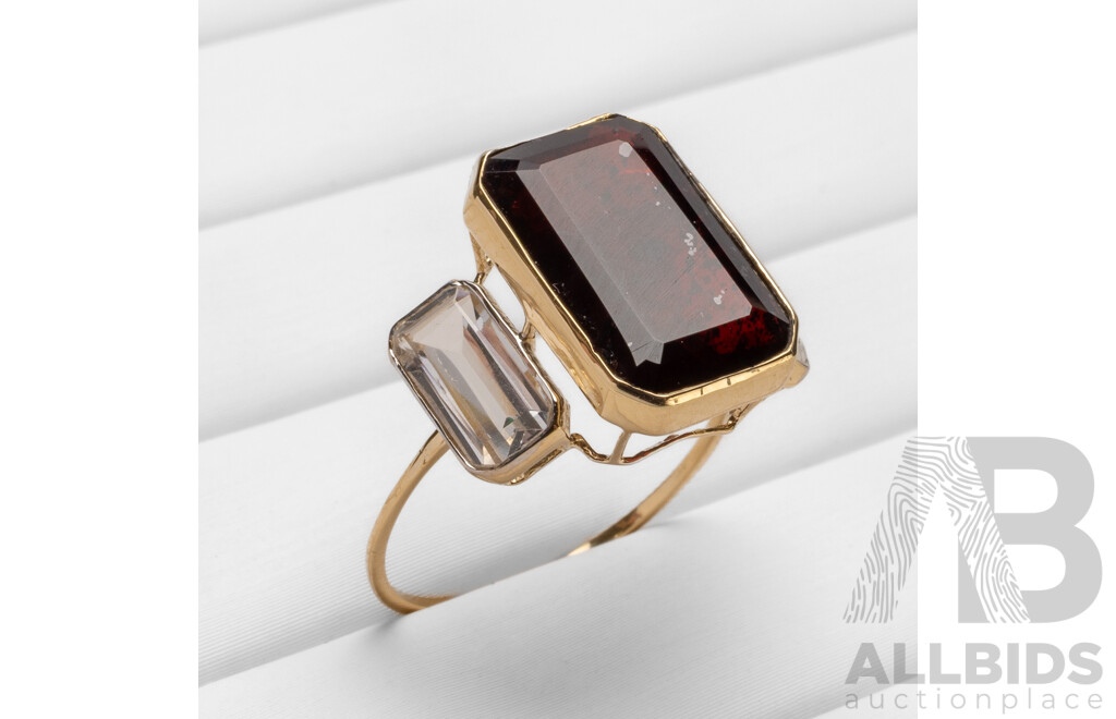 9ct Yellow Gold Natural Garnet / Natural White Topaz Ring with Valuation - Size O