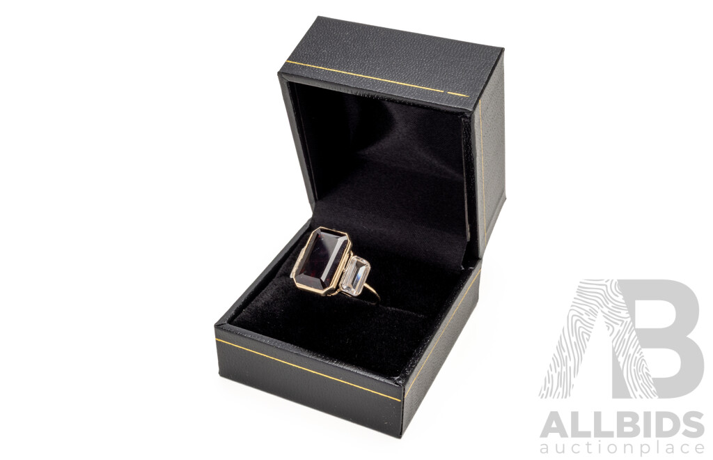 9ct Yellow Gold Natural Garnet / Natural White Topaz Ring with Valuation - Size O