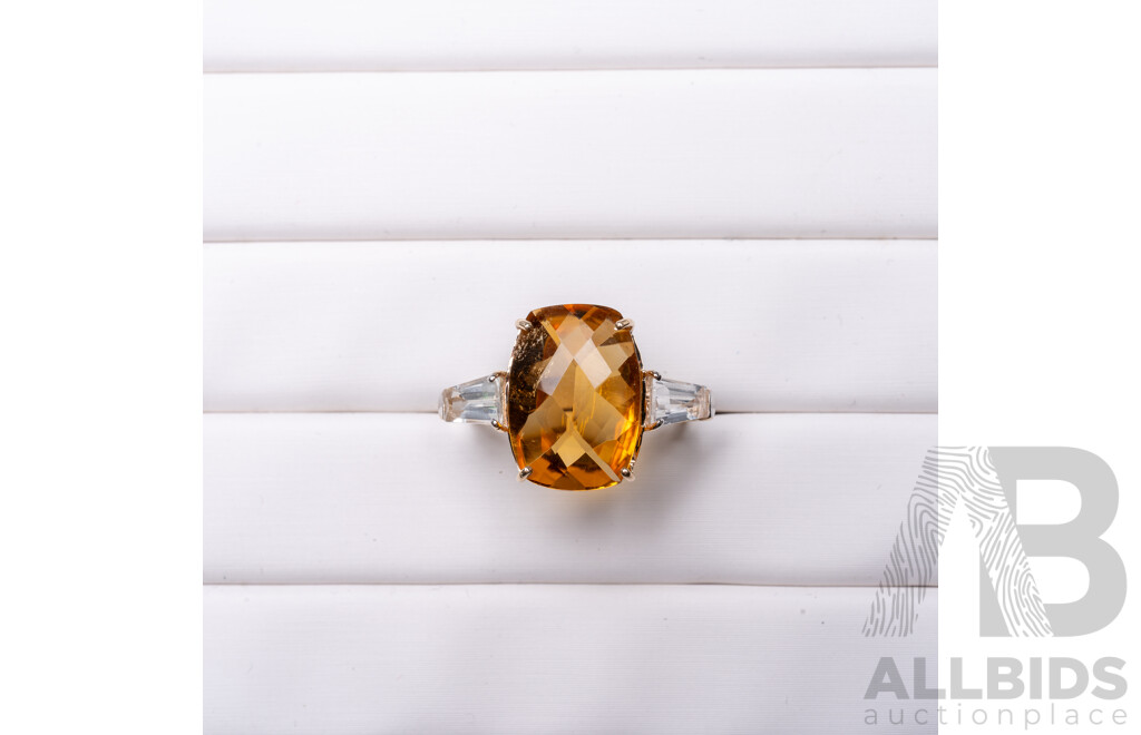 9ct Yellow Gold Natural Citrine / Natural White Topaz Ring with Valuation - Size L.5