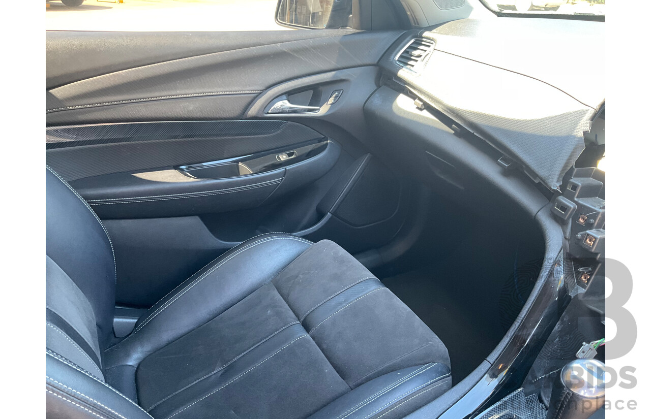 10/2014 Holden Commodore SV6 VF MY15 4d Sedan Perfect Blue V6 3.6L