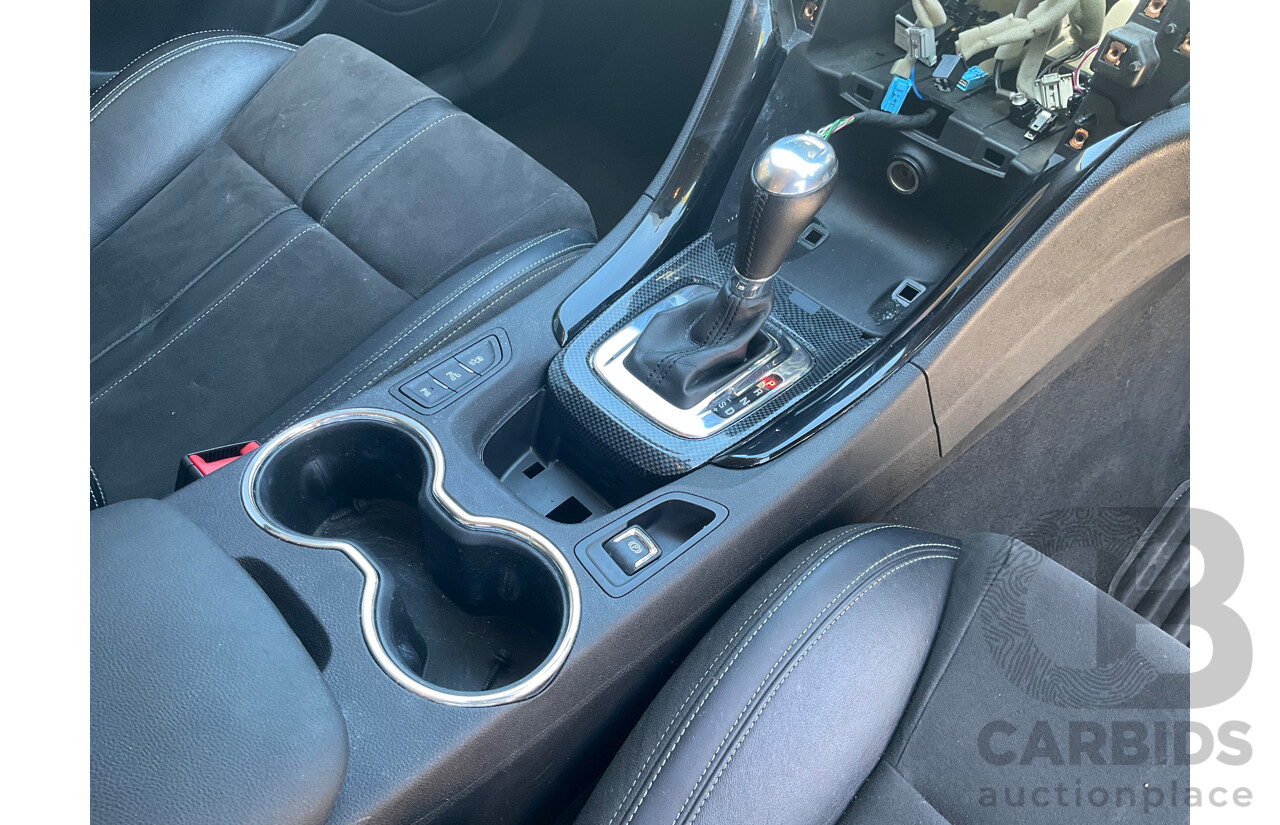 10/2014 Holden Commodore SV6 VF MY15 4d Sedan Perfect Blue V6 3.6L