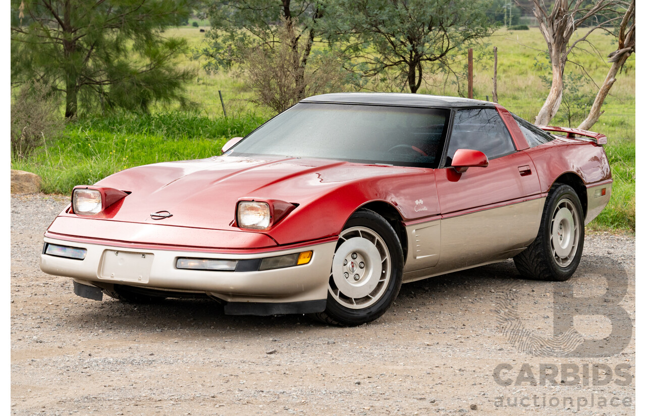 01/1985 Chevrolet Corvette C4 2d Coupe Two Tone Red / Beige V8 5.7L