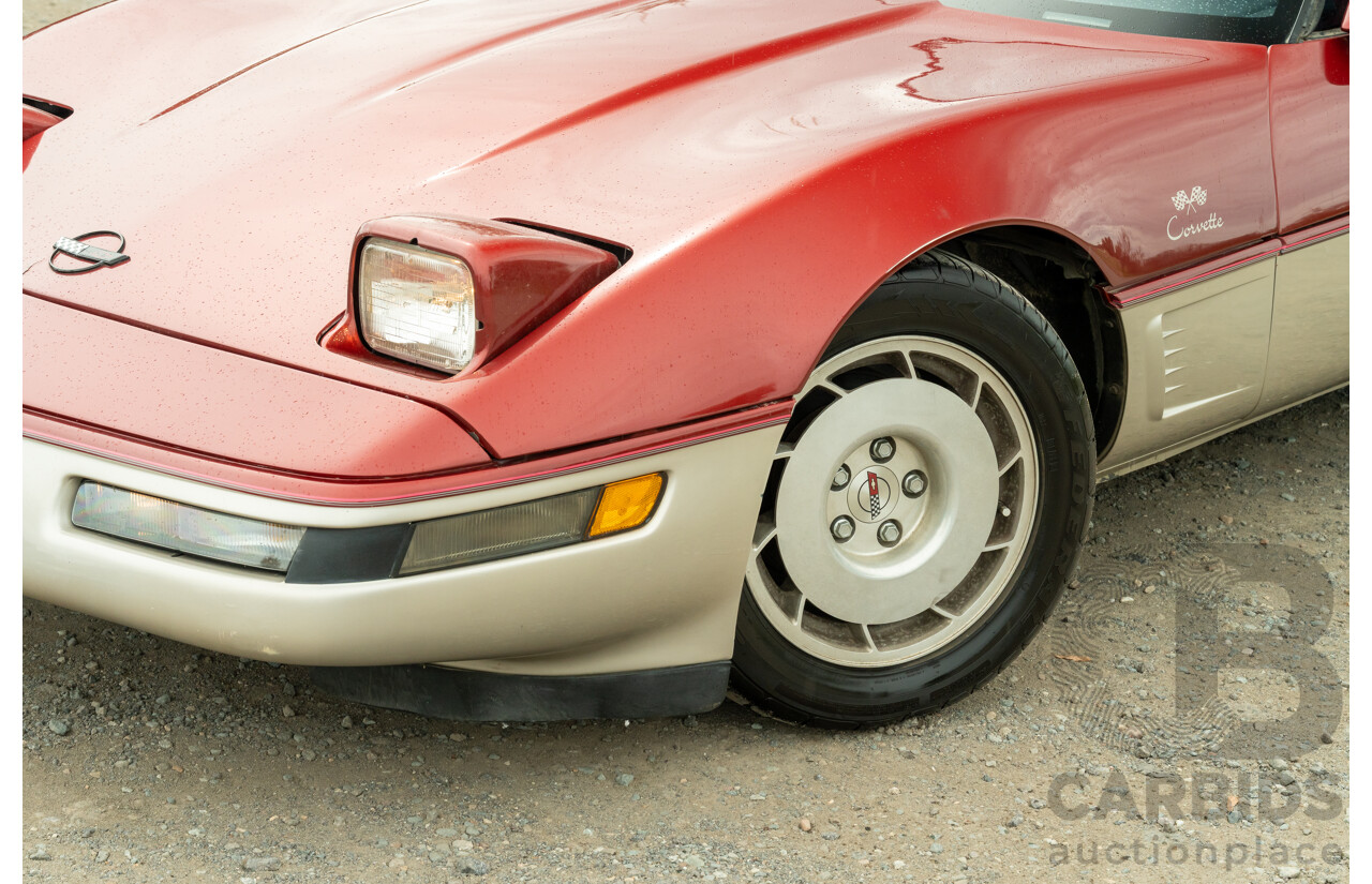01/1985 Chevrolet Corvette C4 2d Coupe Two Tone Red / Beige V8 5.7L
