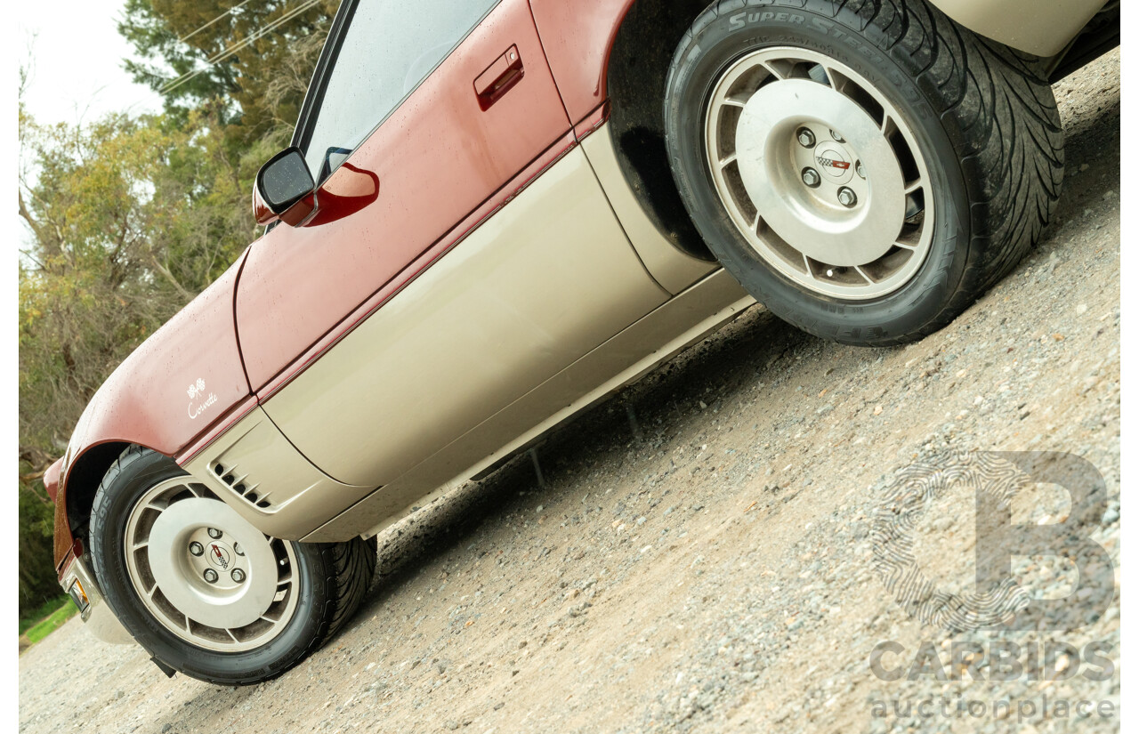 01/1985 Chevrolet Corvette C4 2d Coupe Two Tone Red / Beige V8 5.7L