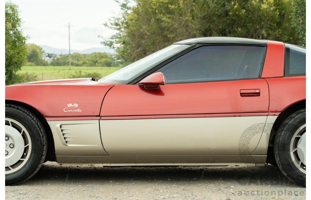 01/1985 Chevrolet Corvette C4 2d Coupe Two Tone Red / Beige V8 5.7L