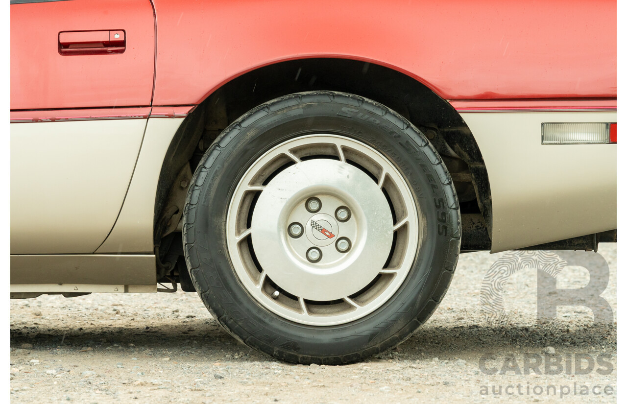 01/1985 Chevrolet Corvette C4 2d Coupe Two Tone Red / Beige V8 5.7L
