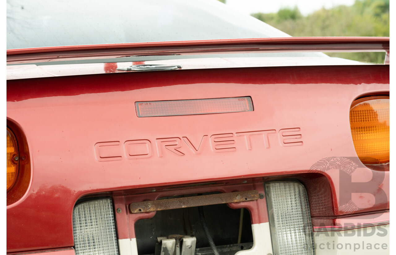 01/1985 Chevrolet Corvette C4 2d Coupe Two Tone Red / Beige V8 5.7L