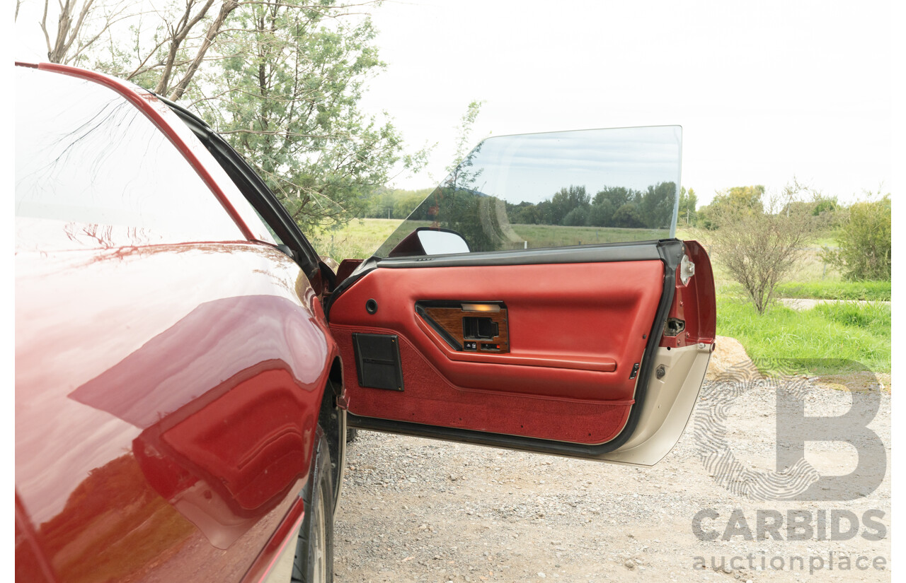 01/1985 Chevrolet Corvette C4 2d Coupe Two Tone Red / Beige V8 5.7L