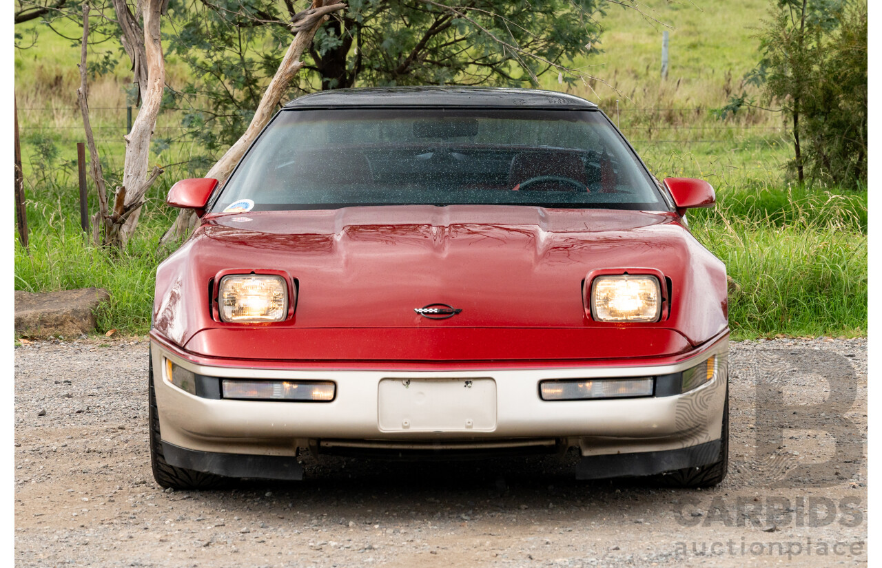 01/1985 Chevrolet Corvette C4 2d Coupe Two Tone Red / Beige V8 5.7L