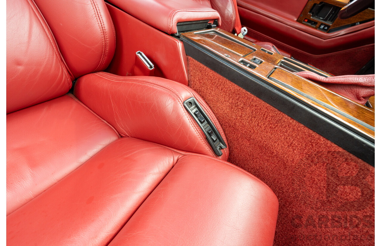 01/1985 Chevrolet Corvette C4 2d Coupe Two Tone Red / Beige V8 5.7L