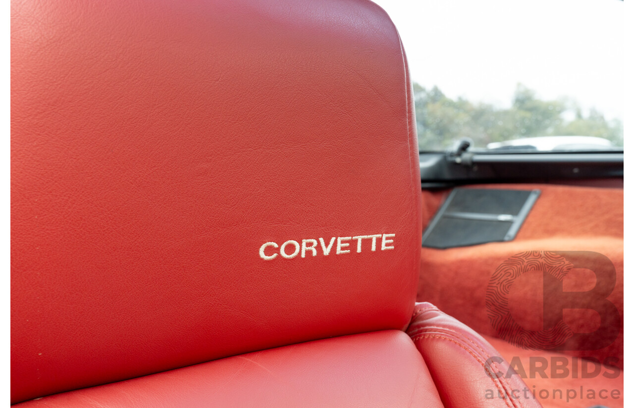 01/1985 Chevrolet Corvette C4 2d Coupe Two Tone Red / Beige V8 5.7L