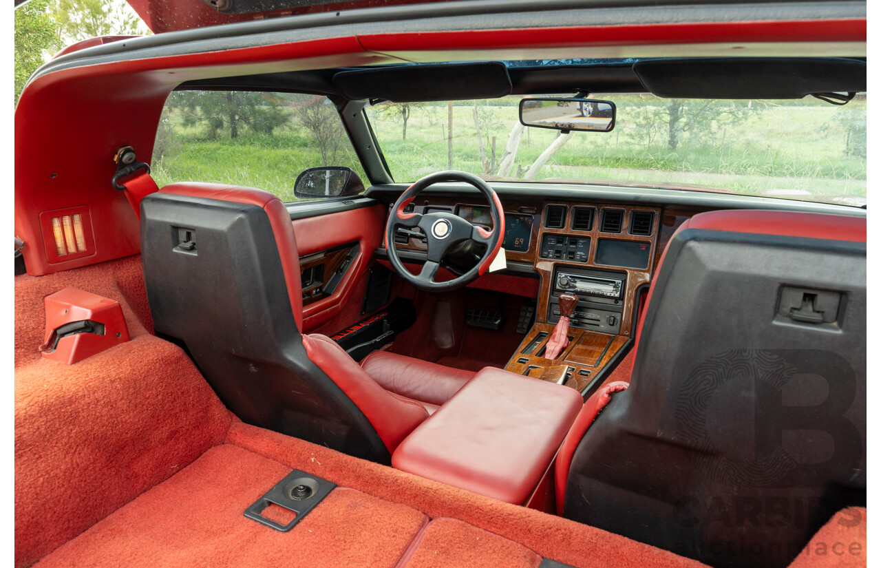 01/1985 Chevrolet Corvette C4 2d Coupe Two Tone Red / Beige V8 5.7L