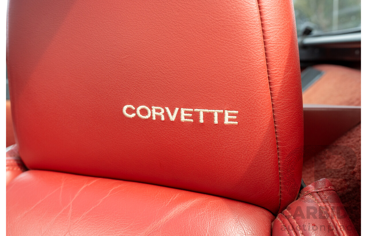 01/1985 Chevrolet Corvette C4 2d Coupe Two Tone Red / Beige V8 5.7L