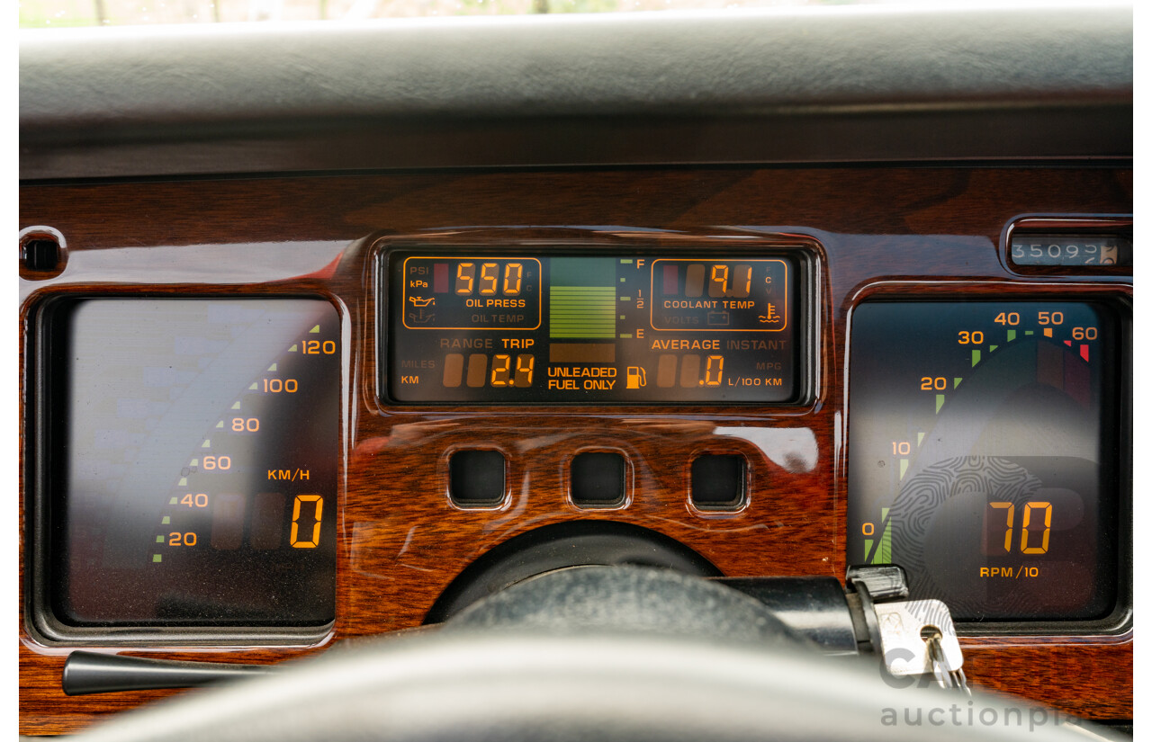 01/1985 Chevrolet Corvette C4 2d Coupe Two Tone Red / Beige V8 5.7L