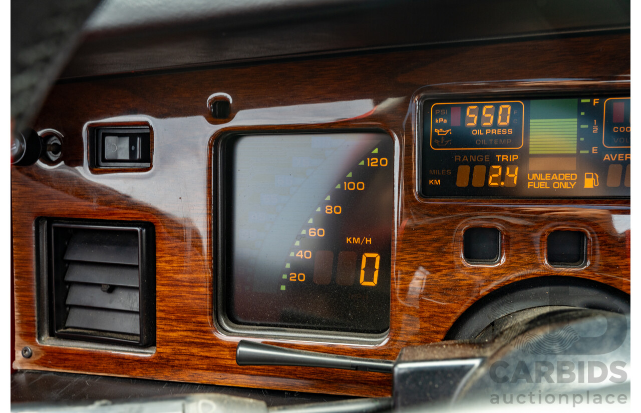 01/1985 Chevrolet Corvette C4 2d Coupe Two Tone Red / Beige V8 5.7L