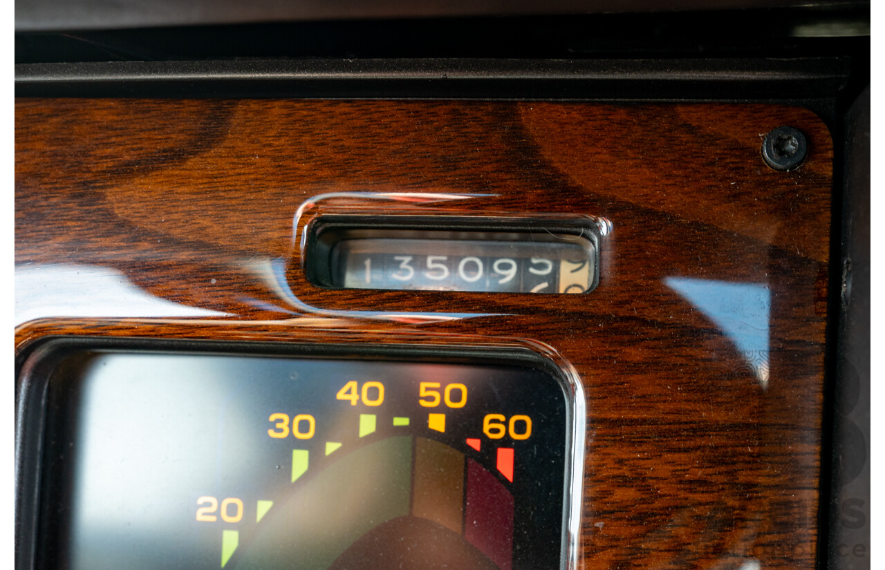 01/1985 Chevrolet Corvette C4 2d Coupe Two Tone Red / Beige V8 5.7L