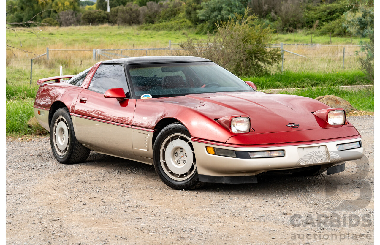 01/1985 Chevrolet Corvette C4 2d Coupe Two Tone Red / Beige V8 5.7L
