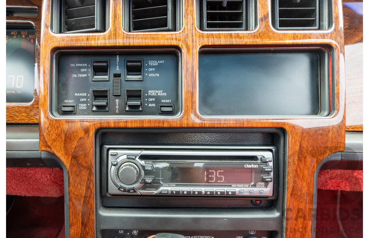 01/1985 Chevrolet Corvette C4 2d Coupe Two Tone Red / Beige V8 5.7L