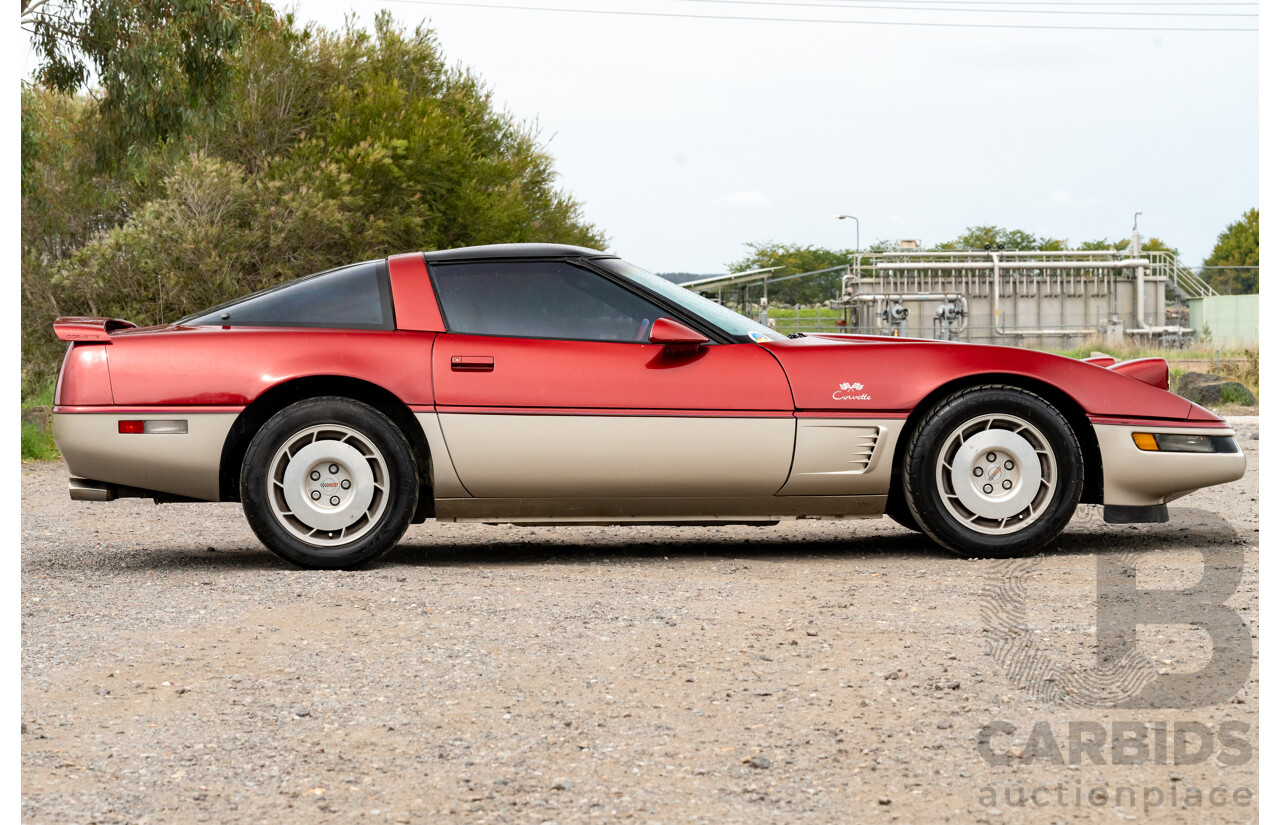 01/1985 Chevrolet Corvette C4 2d Coupe Two Tone Red / Beige V8 5.7L
