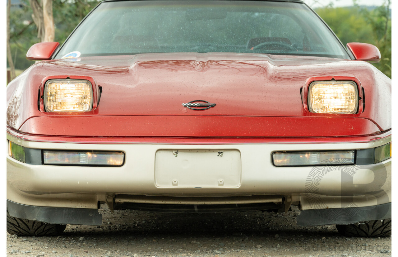 01/1985 Chevrolet Corvette C4 2d Coupe Two Tone Red / Beige V8 5.7L