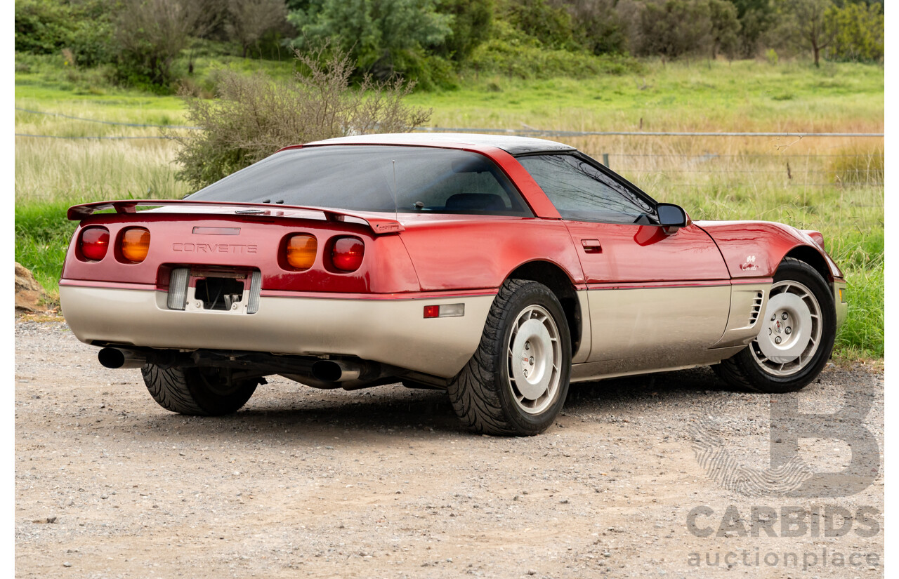 01/1985 Chevrolet Corvette C4 2d Coupe Two Tone Red / Beige V8 5.7L