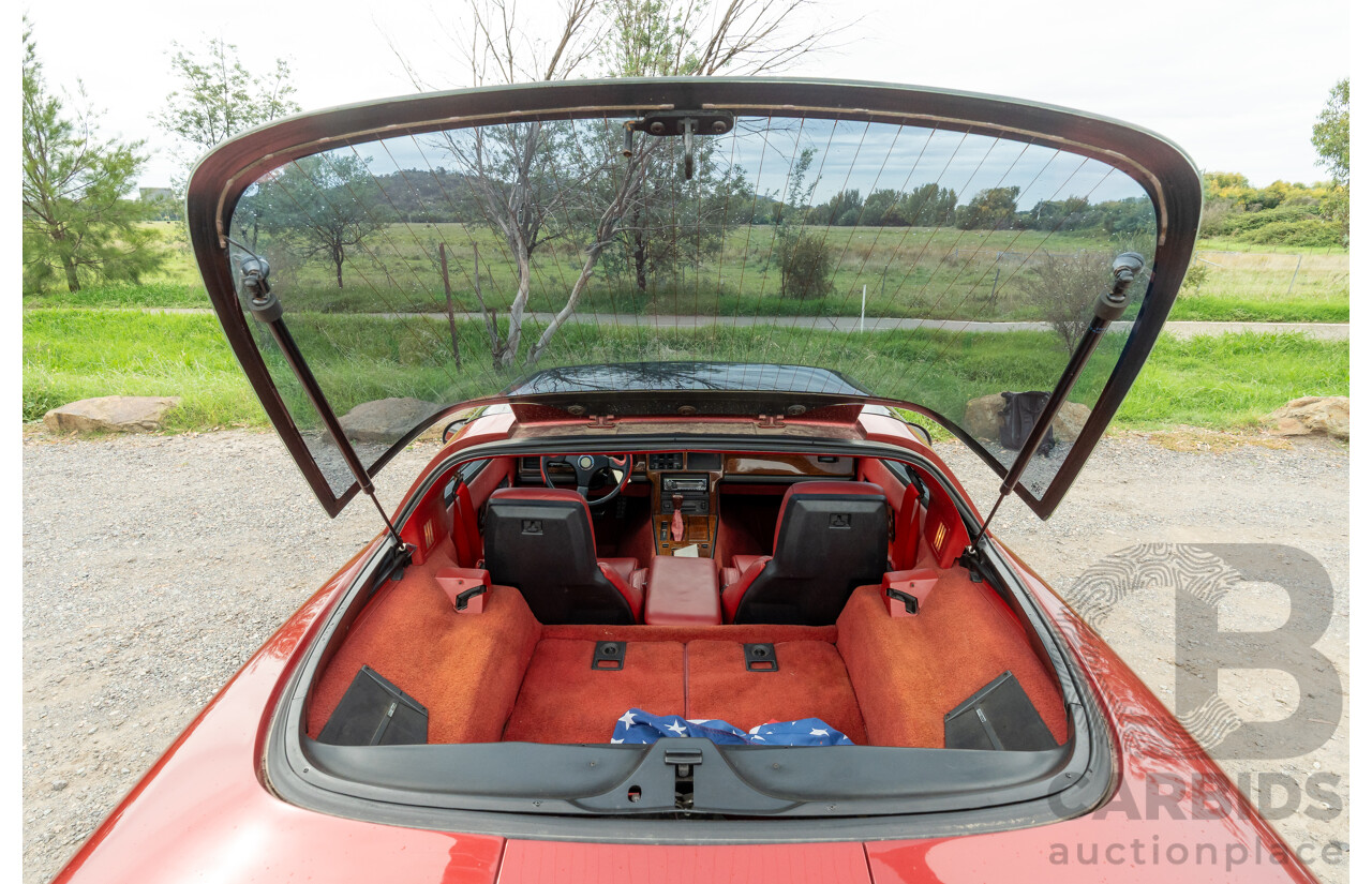 01/1985 Chevrolet Corvette C4 2d Coupe Two Tone Red / Beige V8 5.7L