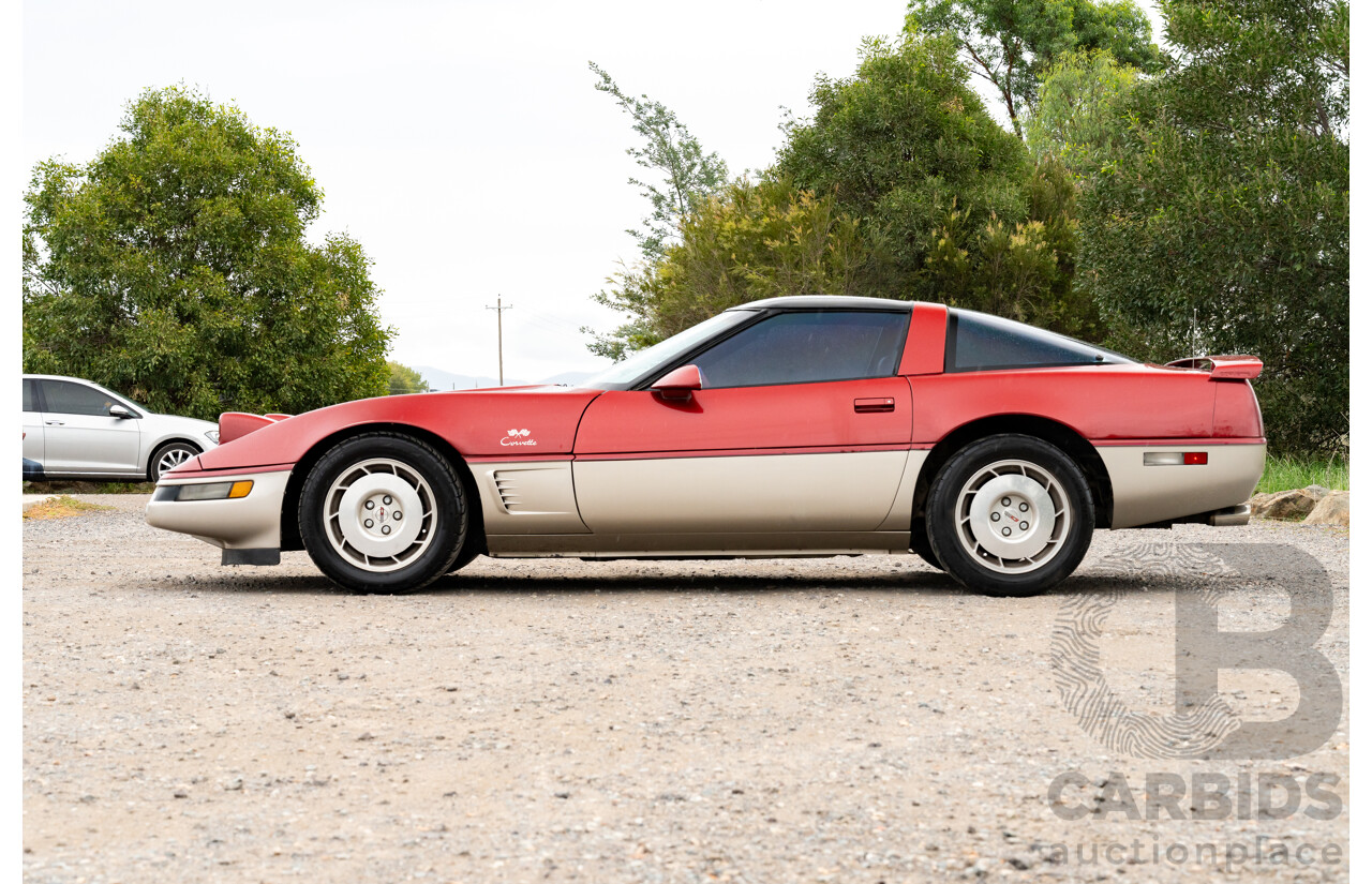 01/1985 Chevrolet Corvette C4 2d Coupe Two Tone Red / Beige V8 5.7L