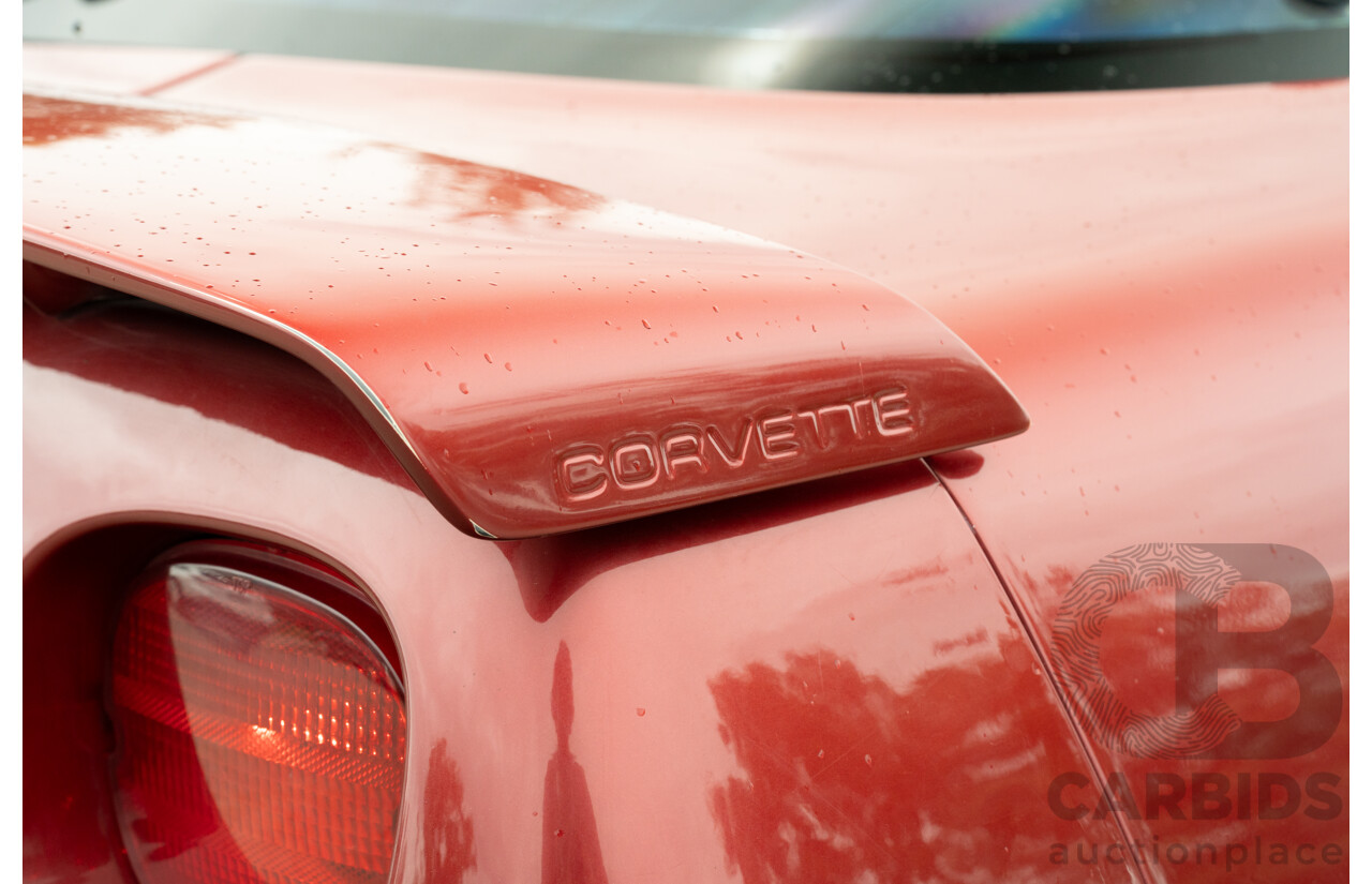 01/1985 Chevrolet Corvette C4 2d Coupe Two Tone Red / Beige V8 5.7L