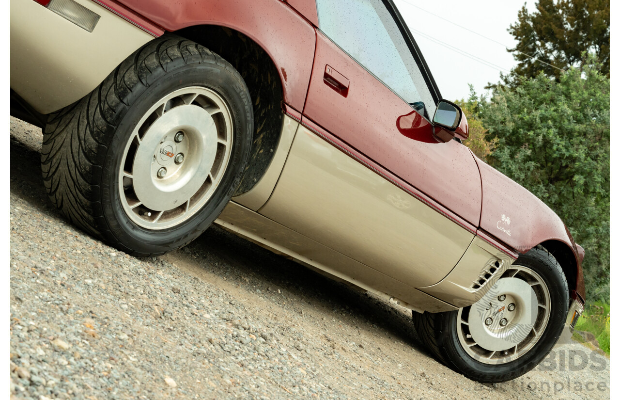 01/1985 Chevrolet Corvette C4 2d Coupe Two Tone Red / Beige V8 5.7L