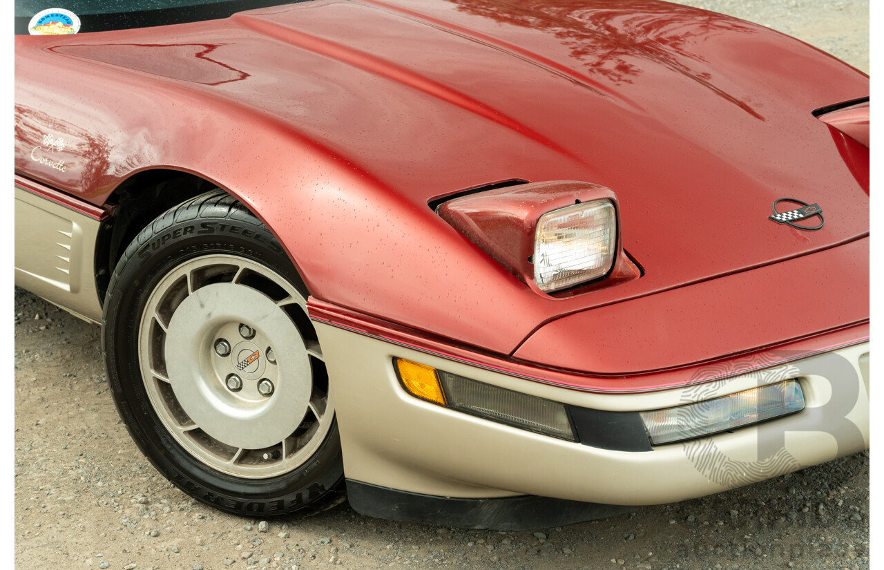 01/1985 Chevrolet Corvette C4 2d Coupe Two Tone Red / Beige V8 5.7L