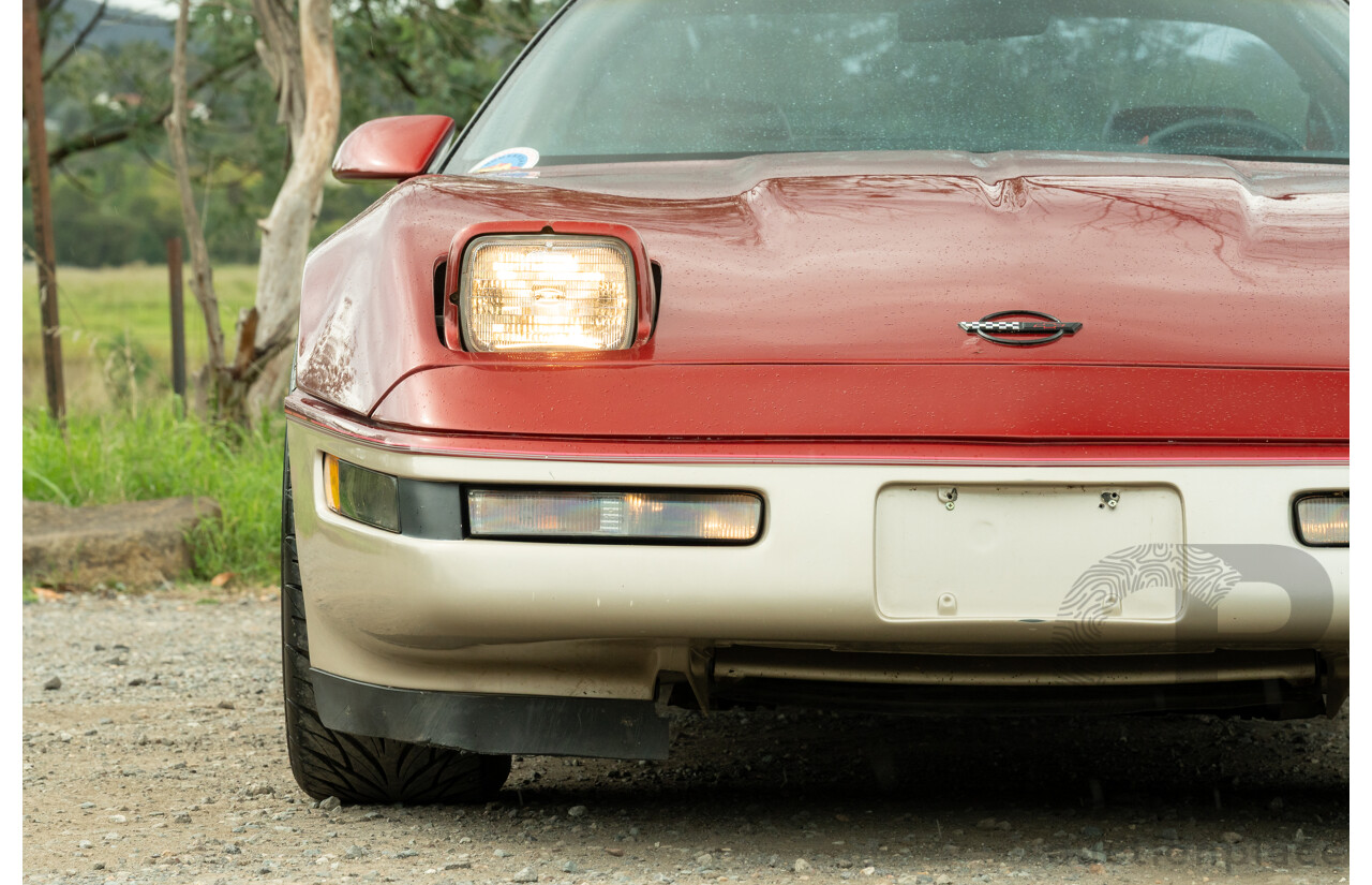 01/1985 Chevrolet Corvette C4 2d Coupe Two Tone Red / Beige V8 5.7L