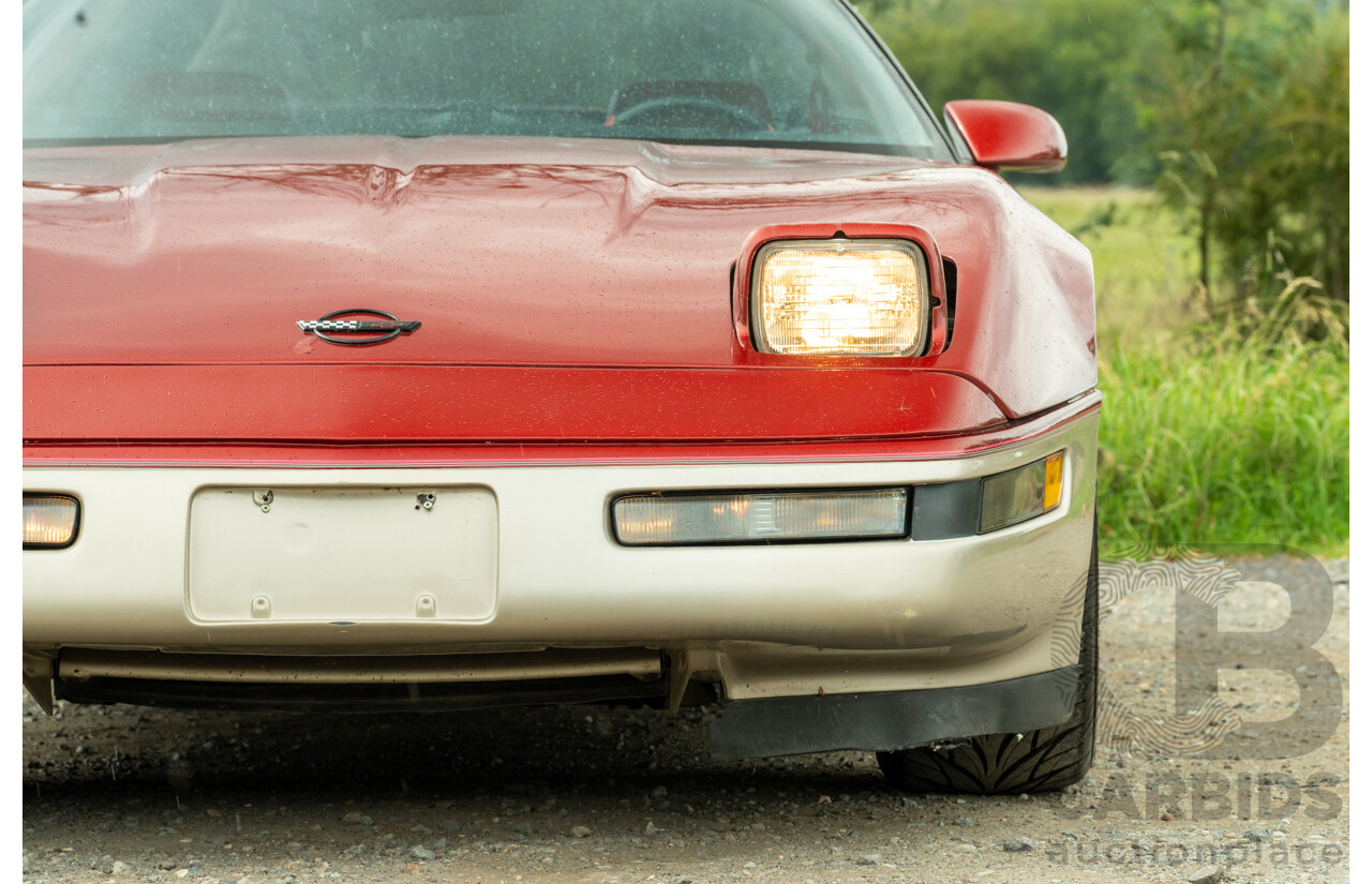 01/1985 Chevrolet Corvette C4 2d Coupe Two Tone Red / Beige V8 5.7L