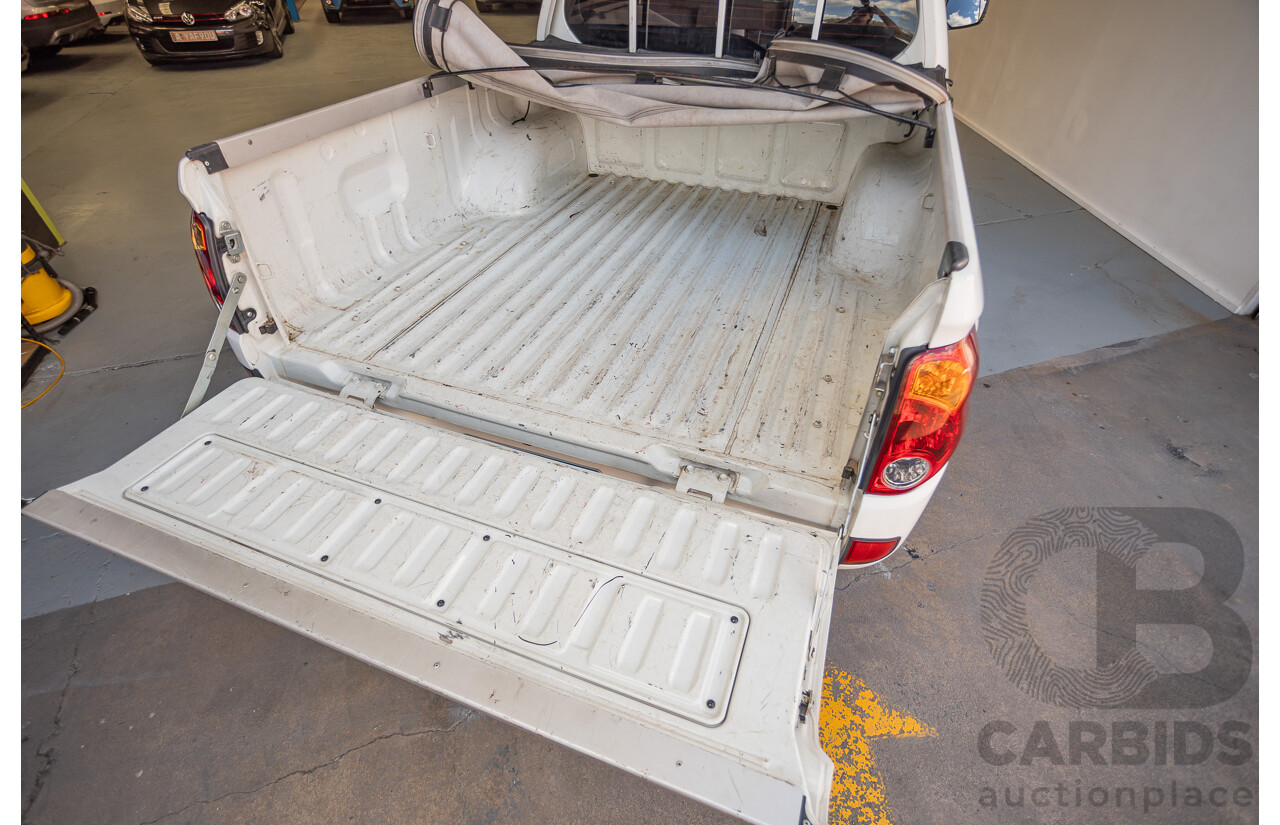 06/2015 Mitsubishi Triton GLX+ (4x4) MN MY15 Double Cab Utility White Turbo Diesel 2.5L