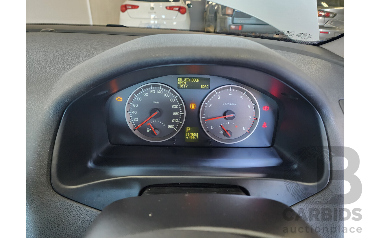 8/2006 Volvo S40 2.4 S MY06 4d Sedan White 2.4L