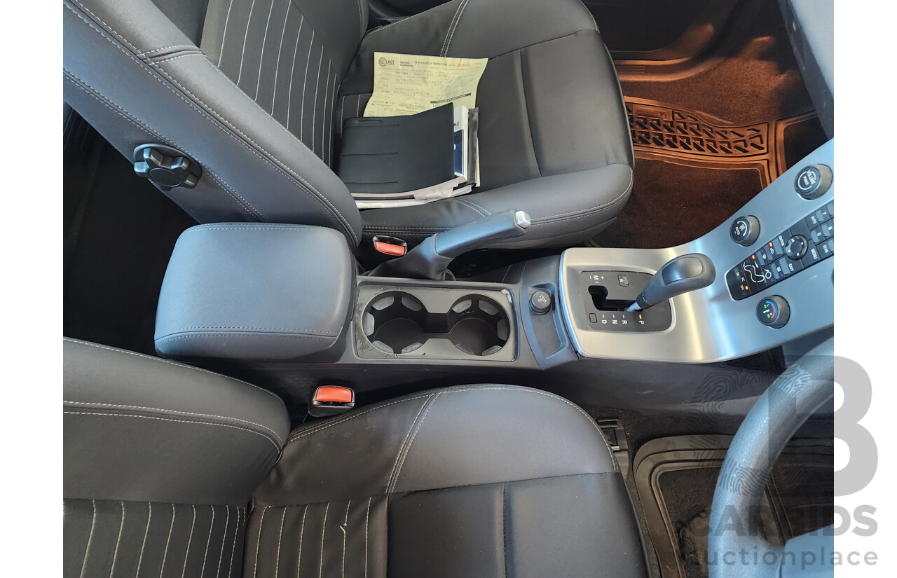 8/2006 Volvo S40 2.4 S MY06 4d Sedan White 2.4L