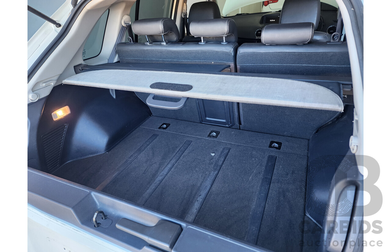 11/2013 Renault Koleos Privilege (4x4) H45 PHASE III 4d Wagon White 2.0L