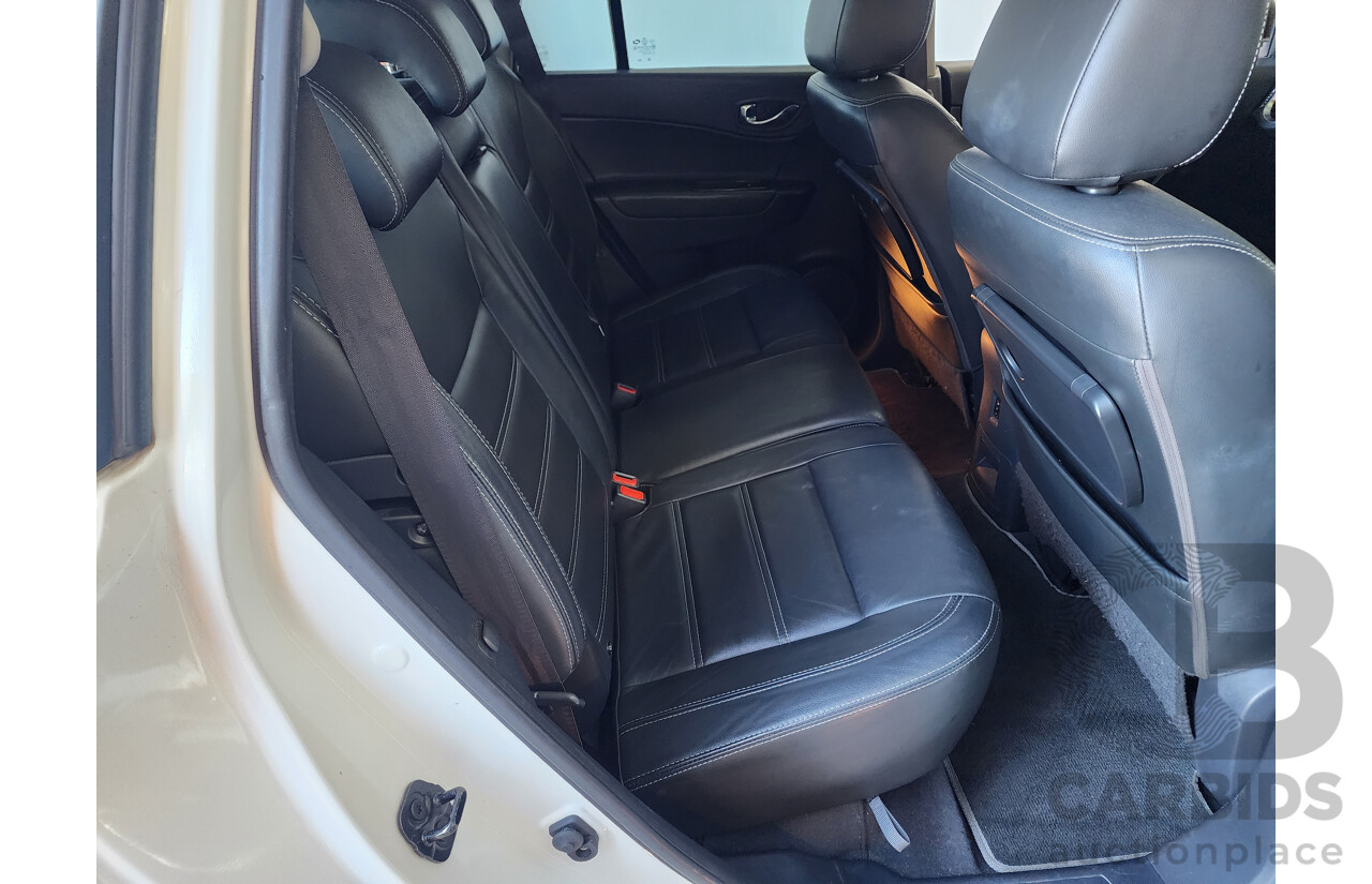 11/2013 Renault Koleos Privilege (4x4) H45 PHASE III 4d Wagon White 2.0L