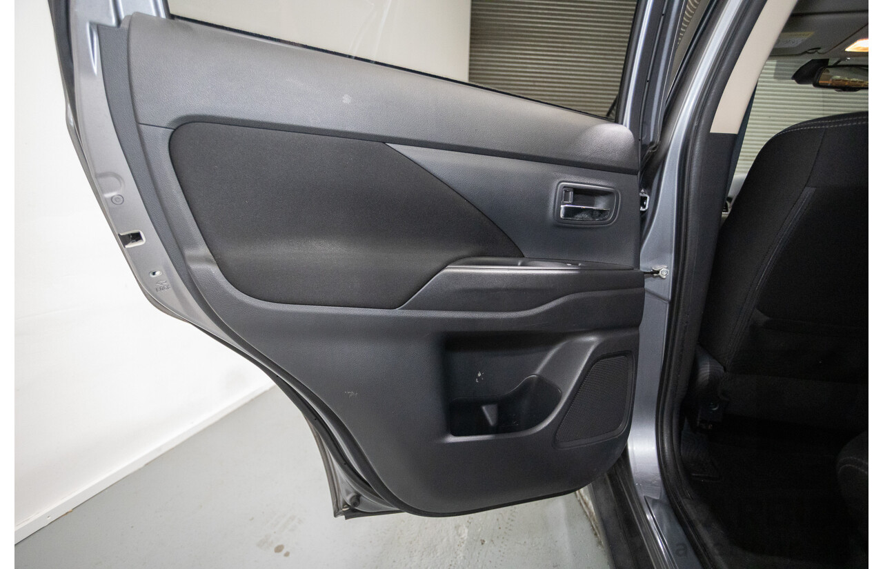 4/2015 Mitsubishi Outlander XLS (4x4) ZK MY16 4d Wagon Titanium Metallic Grey Turbo Diesel 2.3L
